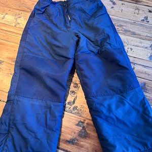 Llbean boys snow pants size 8. Great condition.